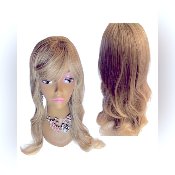 Synthetic Wig - Picture 1 of 5